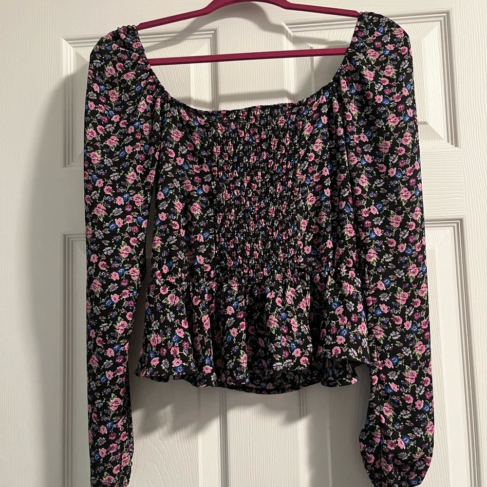 Elegant Floral Long Sleeve Blouse - Picture 2 of 2